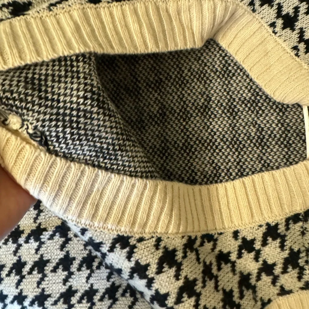 Bundle of two sweater vests - Picture 8 of 10